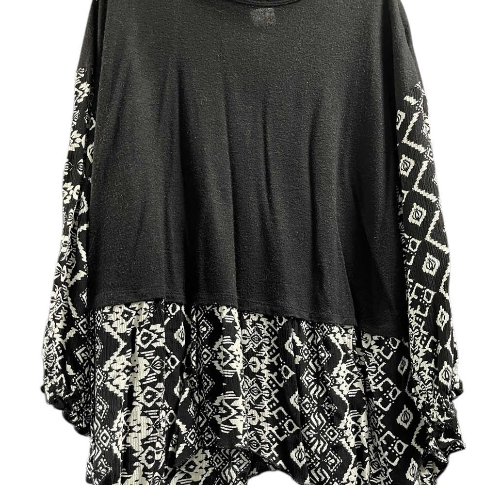 🧶🧵Women's 1X Black & White Layered Printed Tunic Top ((EXCELLENT))🧵🧶 - Picture 6 of 6